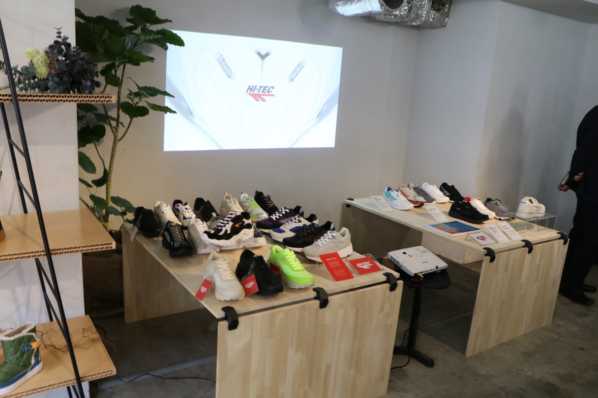 靴の展示会&商談会@神保町|TIME SHARING|タイムシェアリング |スペースマネジメント|あどばる|adval|SHARING